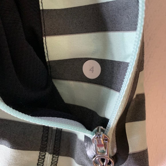 Lululemon Give Up and Glow Jacket, Size 4 (RARE) - Picture 14 of 14